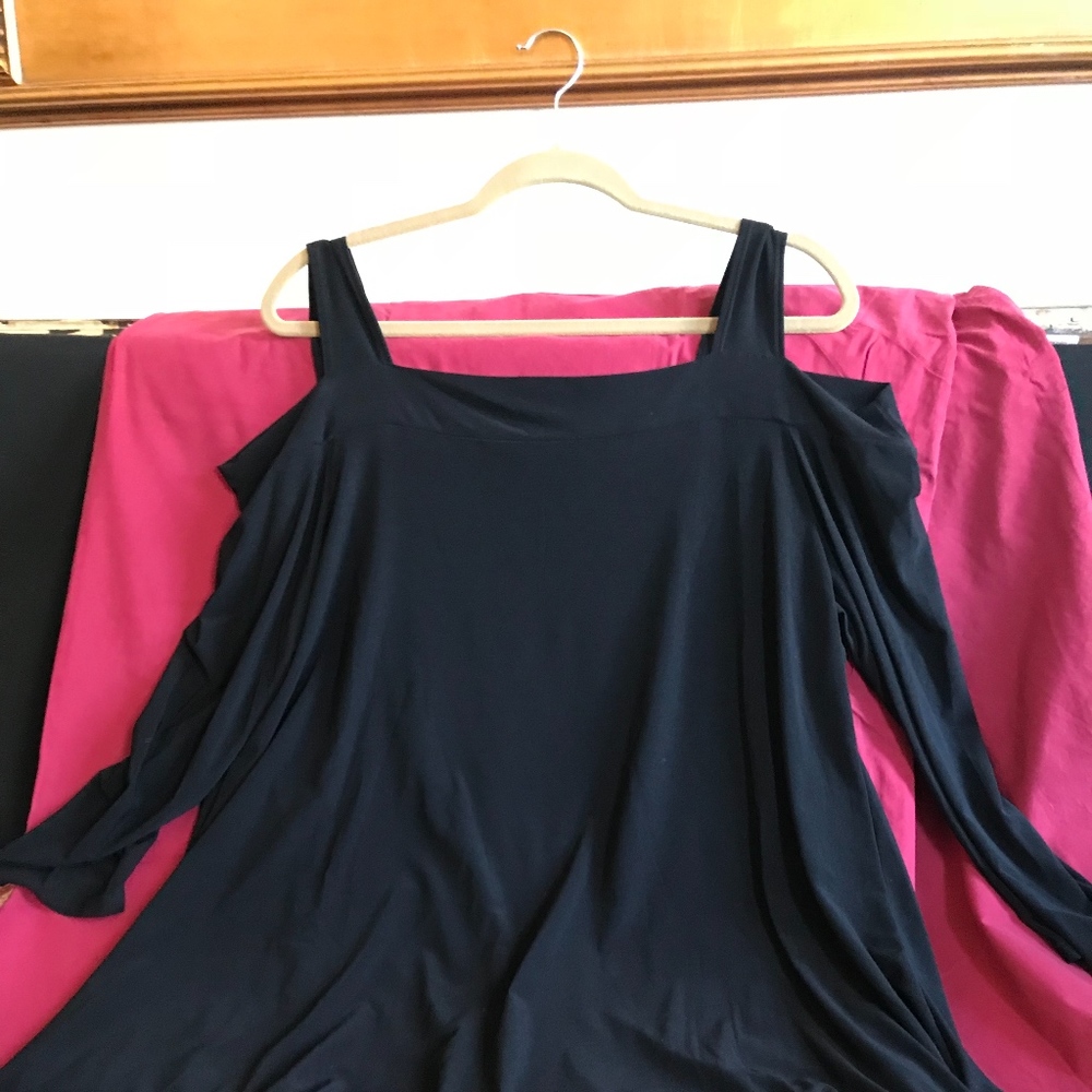 COLD SHOULDER 3/4 SLEEVE TUNIC, 2X, NWOT